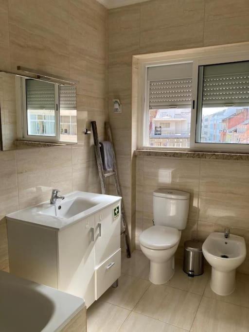 Апартаменти Apartamento Bem Localizado Para Familias & Amigos Лісабон Екстер'єр фото